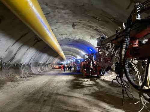 Die Umfahrung von Branzoll besteht hauptsächlich aus einem 702 Meter langen künstlichen Tunnel, der nach dem nördlichen Ortseingang beginnt und am südlichen Ortseingang endet. (Foto: LPA/Gabriel Marciano)