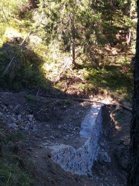 Le briglie sul rio Herrentisch su Monte Cavallo a Vipiteno in fase di sistemazione. (Foto: Agenzia Protezione civile/Maja Clara)