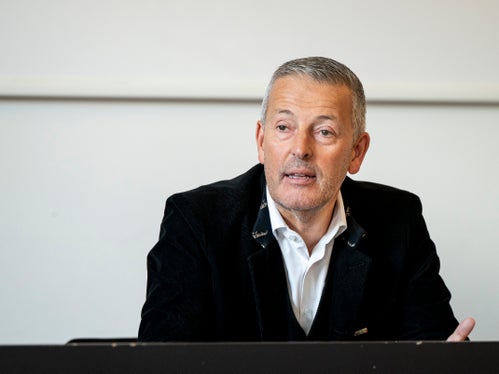 L’assessore provinciale allo Sport Peter Brunner ricopre la carica di presidente della Consulta provinciale per lo Sport e ribadisce: Con la Consulta provinciale per lo Sport, recentemente istituita, rafforziamo la partecipazione dello sport delle federazioni. L’ampia rappresentanza dei diversi settori ci consente di condividere insieme sfide e opportunità e di sostenere ulteriormente la promozione dello sport in Provincia. (Foto: USP/Fabio Brucculeri)