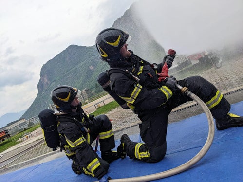 Il Corpo Permanente dei Vigili del Fuoco è alla ricerca di 33 nuovi vigili del fuoco: i posti per la sede di Bolzano saranno coperti tramite un corso-concorso di formazione, la cui scadenza per la presentazione delle domande è il 6 marzo. (Foto: USP/ Corpo Permanente dei Vigili del Fuoco)