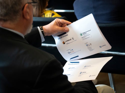 Im erarbeiteten Leitfaden sind unter anderem Best Practice Modelle, Fragen und Antworten sowie Kontaktadressen zu finden. (Foto: LPA/Fabio Brucculeri)