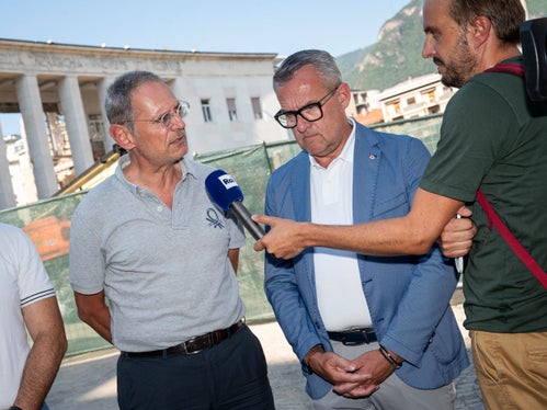 L'individuazione delle due sedi è avvenuta in costante coordinamento con il Tribunale e la Procura. La Provincia, il Ministero, la Regione, tutti... in una sinergia davvero impressionante hanno tutti risposto e dato il loro apporto, ha detto il procuratore della Repubblica Axel Bisignano, fiducioso di ripartire con i lavori quanto prima. (Foto: USP/Fabio Brucculeri)