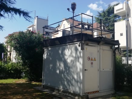 Die Messstation der Umweltagentur in der Amba-Alagi-Straße in Bozen (Foto: LPA/Landesagentur für Umwelt und Klimaschutz)