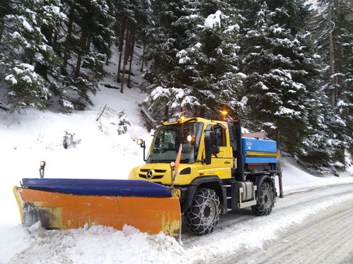 I dipendenti del Servizio Strade hanno effettuato numerosi interventi per assicurare i collegamenti a livello provinciale  (Foto: Protezione Civile / Servizio Strade)