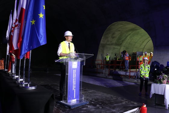 LH Kompatscher: Es handelt sich um einen sehr bedeutenden Tag, der einmal mehr zeigt, wie die Bauarbeiten zur Realisierung des Brennerbasistunnels voranschreiten und die unterirdische Verbindung Südtirols mit Tirol näher rückt. (Foto: LPA/Ingo Dejaco) 