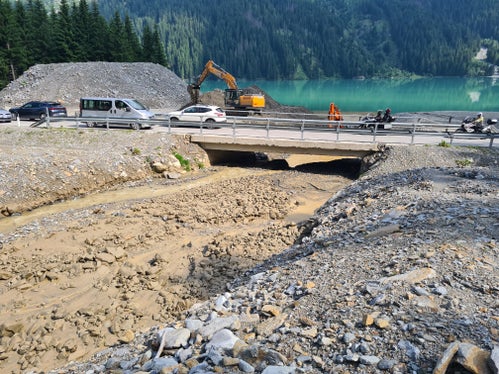 Operai ed escavatori in azione anche sul rio Croda Rossa vicino al lago di Anterselva. (Foto: Ufficio Sistemazione bacini montani est)