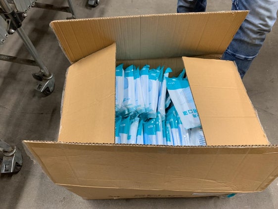 Maschere protettive provenienti dalla Cina arrivate in Alto Adige nel marzo 2020. (Foto: Archivio ASP/GNews)