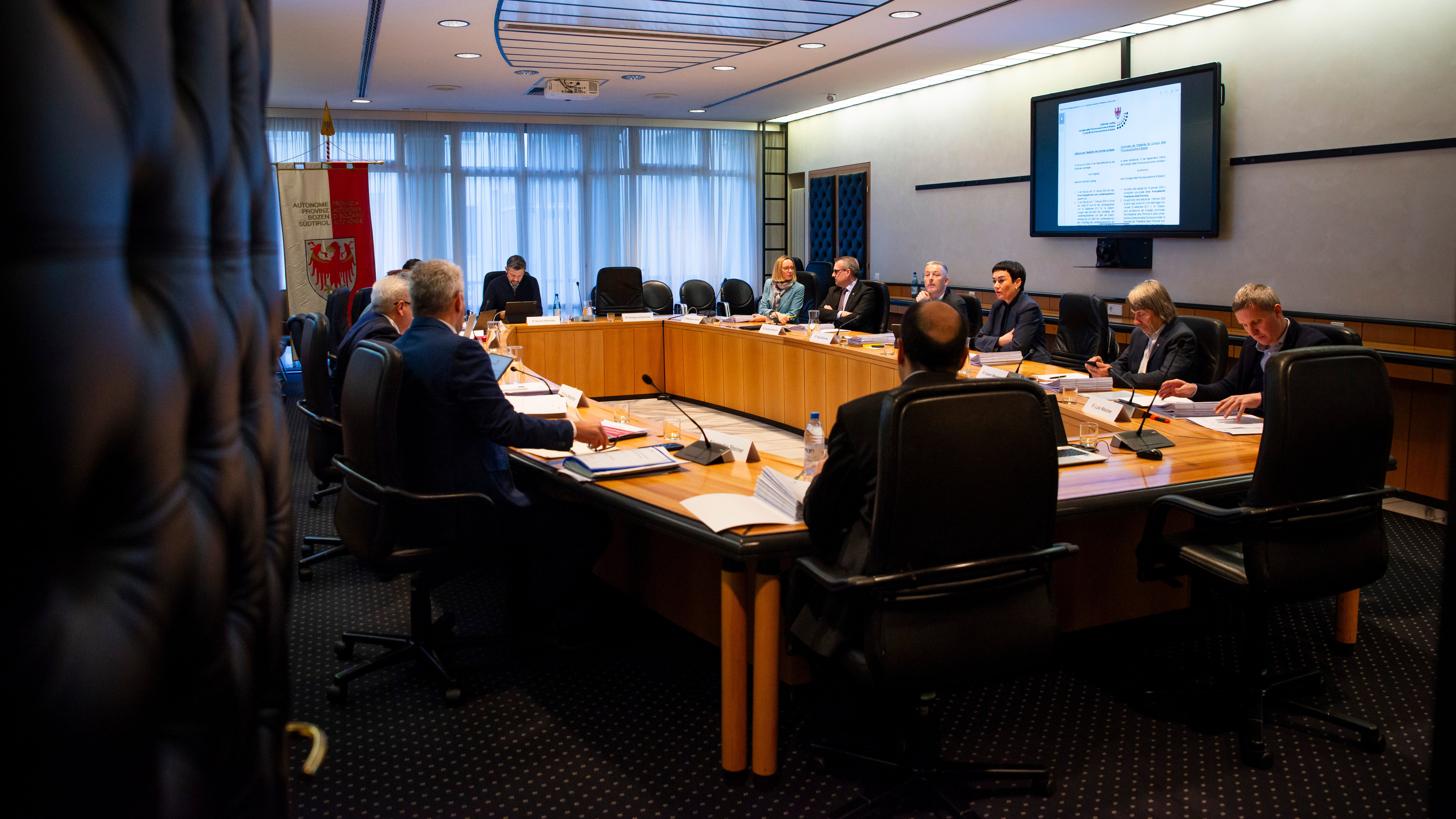 La Giunta provinciale ha tenuto la sua prima seduta venerdì 2 febbraio, iniziando così i lavori della nuova legislatura. Lunedì 30 dicembre è in programma l'ultima seduta del 2024. (Foto: USP/Fabio Brucculeri)