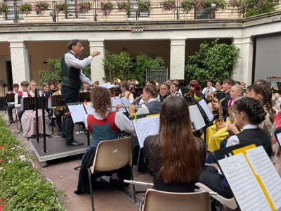 Tre concerti dell’Orchestra giovanile di fiati dell'Euregio dal 25 al 27 luglio 2025 (in foto quello di Riva del Garda in Trentino nel 2024) nei tre territori chiuderanno la settimana musicale (Foto: Euregio)