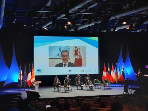 Landeshauptmann Kompatscher bei der Abschlussveranstaltung der französischen Eusalp-Präsidentschaft (Foto: LPA)