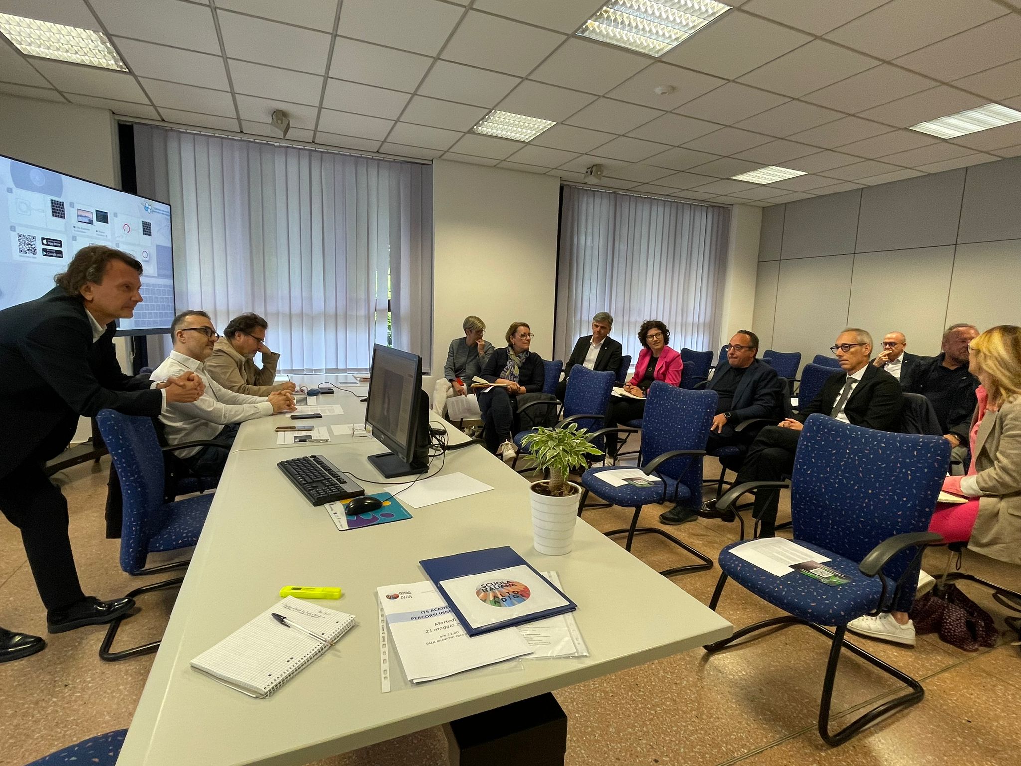 Si è tenuto ieri (21 maggio), all'Intendenza scolastica italiana a Bolzano, un incontro con le parti interessate per valutare la possibilità di istituire in Alto Adige un Its Academy (Foto: ASP/Direzione istruzione e formazione italiana)