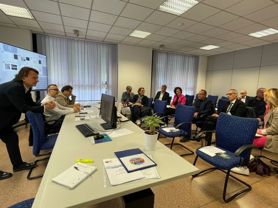 Si è tenuto ieri (21 maggio), all'Intendenza scolastica italiana a Bolzano, un incontro con le parti interessate per valutare la possibilità di istituire in Alto Adige un Its Academy (Foto: ASP/Direzione istruzione e formazione italiana)