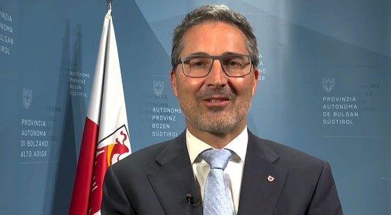 Die Bürgerinnen und Bürger sind eingeladen, zum weiteren Ausbau der Euregio mit Ideen und Tatkraft beizutragen, betont Landeshauptmann Kompatscher. (Foto: LPA/gnews)