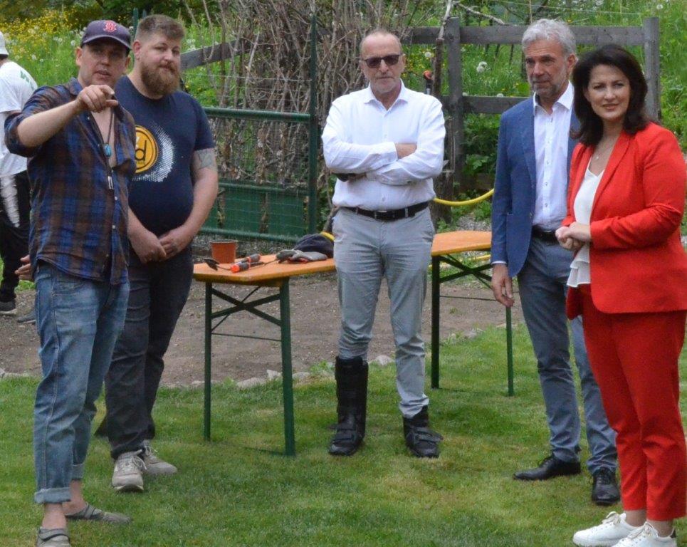 La ministra Kaniber e l'assessore Schuler (1 e 2 da dx) nel corso del recente incontro  (Foto: ASP/Noemi Prinoth)