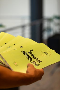 La copertina della pubblicazione (Foto: ASP/Luca Guadagnini)