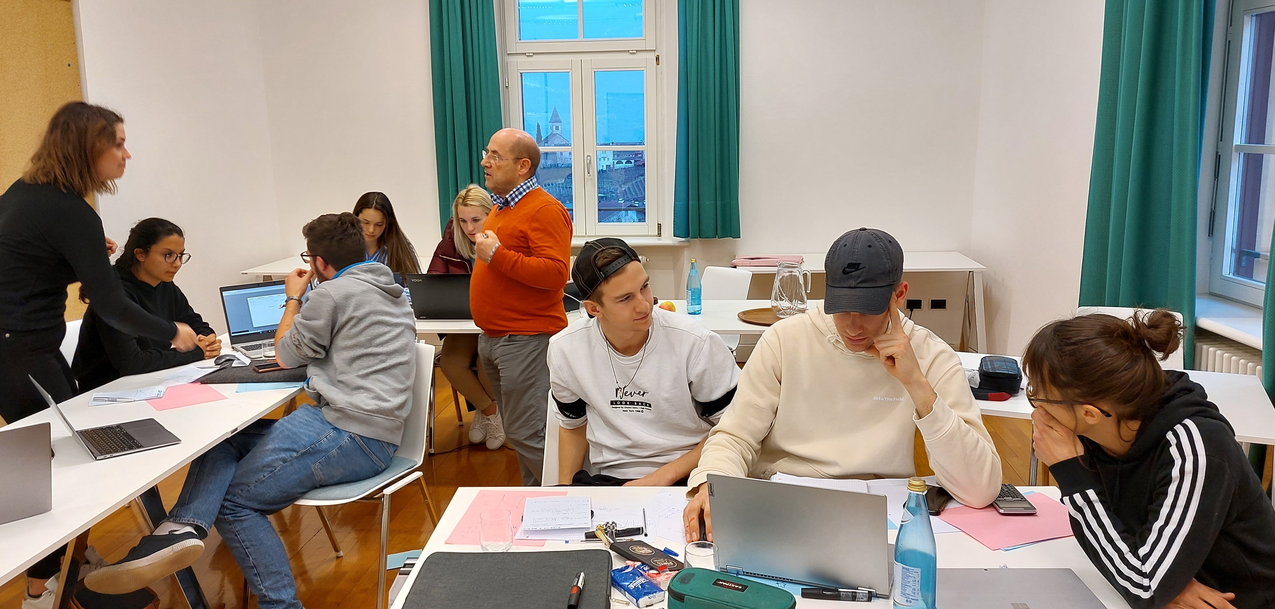 Mathematik-Modellierungswoche: An Lösungen wurde intensiv gearbeitet. (Foto: LPA/Daniel Soraruf)