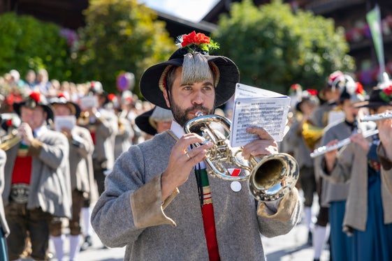 Le bande musicali hanno fatto da cornoice alla cerimonia di avvio della Giornata del Tirolo nell'ambito del Forum Europeo di Alpbach (Foto: Land Tirol/Sedlak) 