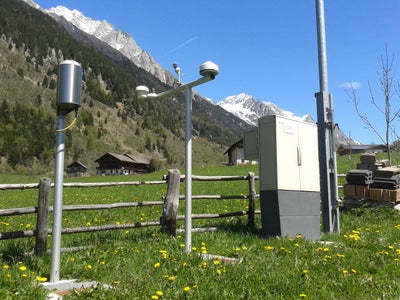 95 Wetterstationen stehen in Südtirol, 58 davon im Siedlungsraum und 37 auf den Bergen. Im Bild: Wetterstation von  Antholz (Foto: LPA/Landesamt für Meteorologie und Lawinenwarnung)