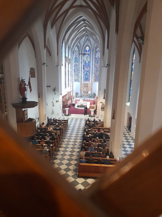 Expertinnen und Experten aus verschiedenen Bereichen beraten im Kulturbeirat die Landesregierung in Fragen der Kulturpolitik und der Kulturförderung aus verschiedenen Warten; bei den Kommissionsmitgliedern ist auch ein Vertreter der Kirchenmusik. (Foto: LPA/Maja Clara)