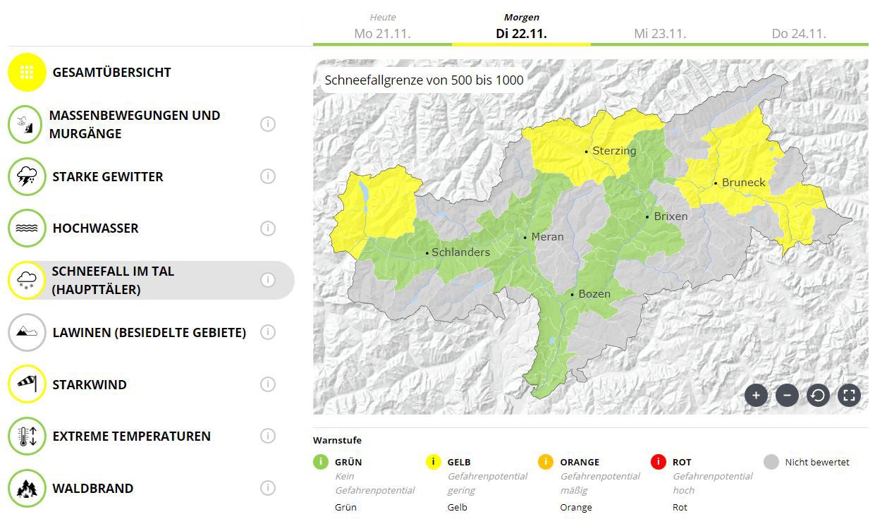 Für morgen (Dienstag, 22. November) hat der Landeswetterdienst ab 500 bis 1000 Höhenmetern Schneefälle angekündigt. Für alle Haupttäler gilt deshalb morgen die Warnstufe Gelb. Auch in den Seitentälern, vor allem im Dolomitengebiet und auch im Ahrntal, ist mit Schneefall zu rechnen. (Quelle: Landeswarnzentrum in der Agentur für Bevölkerungsschutz)