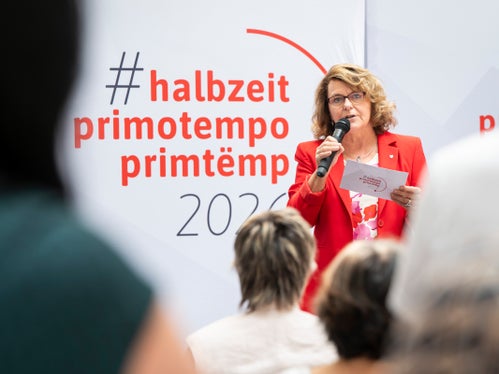Eigenverantwortung, Solidarität und gemeinsames Handeln seien gemeinsame Elemente der Bereiche Ehrenamt und Genossenschaften, hob die für beide Bereiche zuständige Landesrätin Rosmarie Pamer beim #halbzeit-Gespräch am 13. Juli hervor. (Foto: LPA/Fabio Brucculeri)