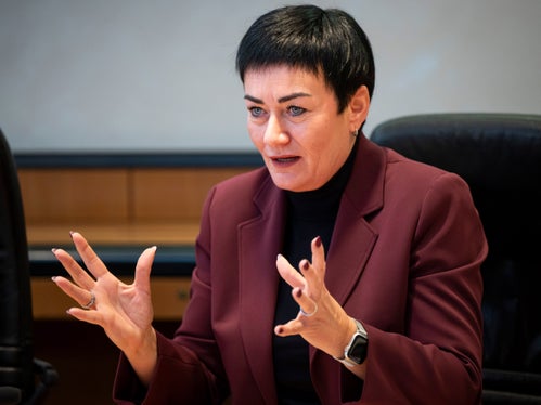 “In Alto Adige le aree edificabili sono poche e costose. Vogliamo contrastare questa situazione e proporre iniziative in tal senso, come la nuova legge provinciale in materia, già ultimata e che sarà prossimamente trattata in Giunta”, dichiara l’assessora all’Edilizia abitativa, Ulli Mair. (Foto: USP/Fabio Brucculeri)