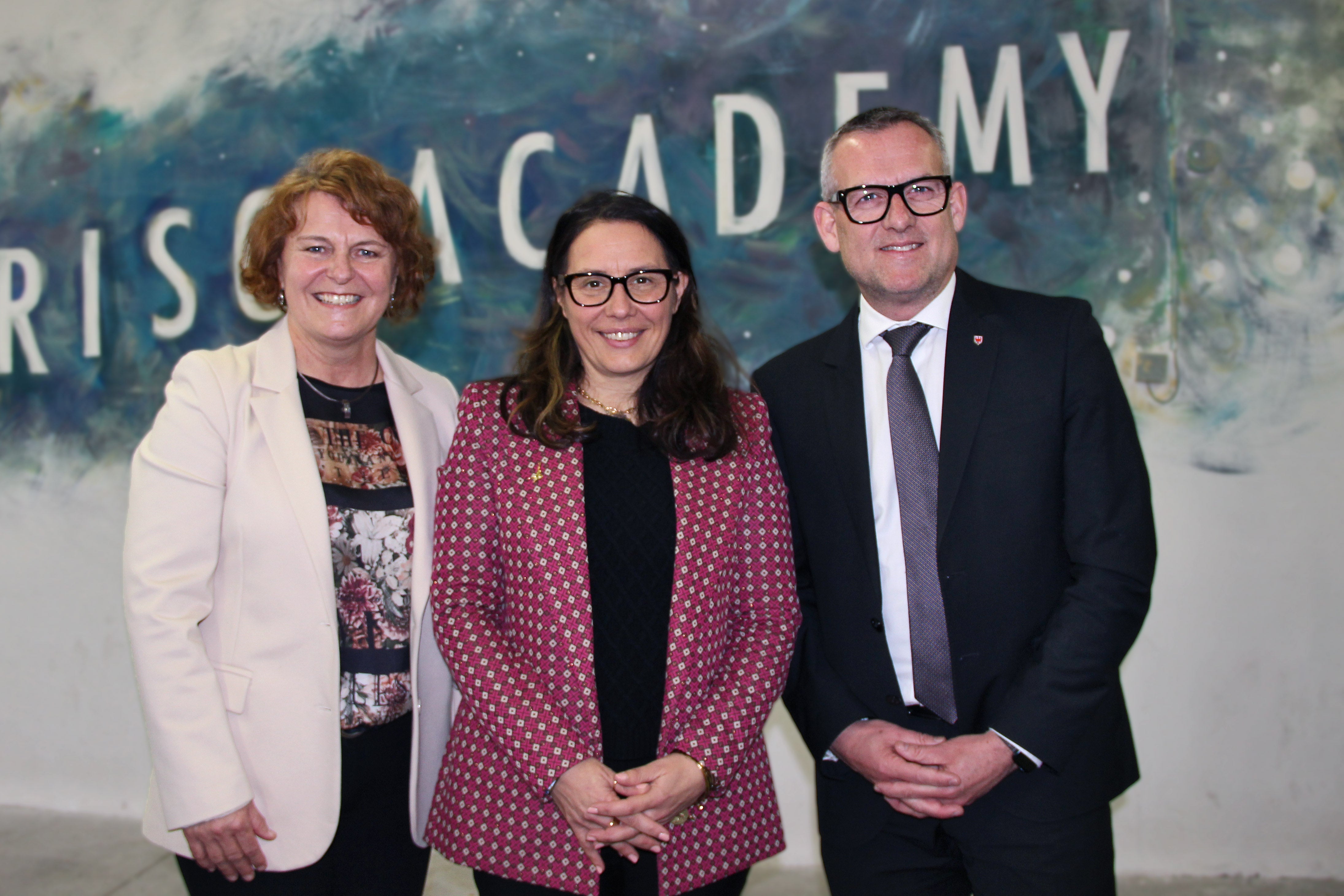 Un incontro dedicato al confronto e alle prossime sfide sul tema delle persone con disabilità. Nella foto (da sinistra) l'assessora provinciale Rosmarie Pamer, la ministra Alessandra Locatelli e l'assessore provinciale Christian Bianchi. (Foto: ASP/Carmen Kollmann)