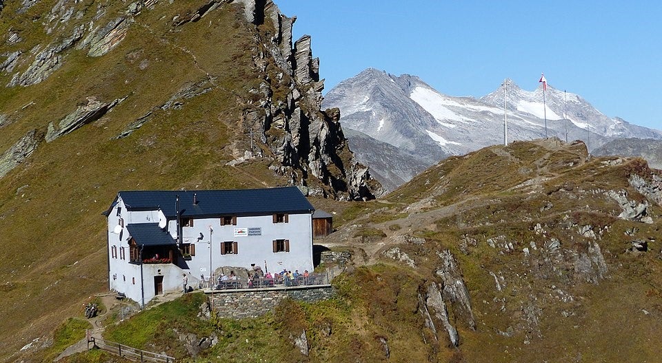 Die auf 2600 Metern Meereshöhe gelegenen Lenkljöchlhütte im Ahrntal, die im Eigentum des Landes ist, soll saniert werden. (Foto: Whgler, CC BY-SA 4.0 <https://creativecommons.org/licenses/by-sa/4.0>, via Wikimedia Commons)