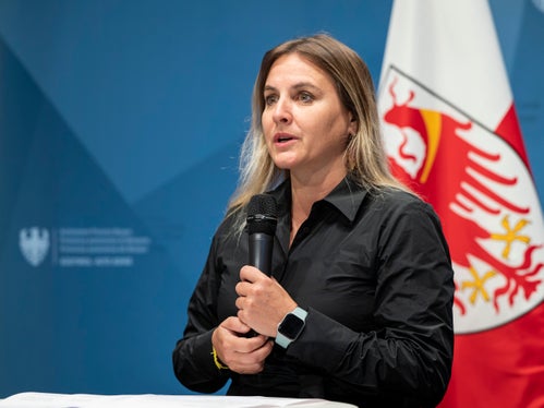 L'auspicio di Ulrike Oberhammer, presidente della Commissione provinciale per le pari opportunità per le donne: La Provincia autonoma di Bolzano e la Commissione provinciale intendono contribuire, attraverso i Premi Lidia Menapace, a costruire un futuro in cui a contare sia il talento e non il genere. Ci auguriamo che questi lavori contribuiscano a trasformare in realtà per tutte e tutti la visione delle pari opportunità”. (Foto: USP/Fabio Brucculeri)
