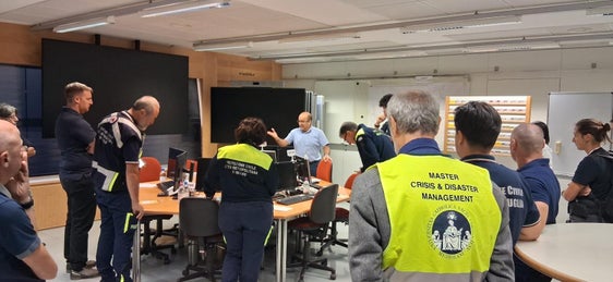 Il Centro situazioni provinciale, situato presso il Centro di Protezione civile in via Druso a Bolzano, è il punto di riferimento centrale per la protezione civile e il coordinamento degli interventi in Alto Adige; in caso di emergenza – frane, forti nevicate, eventi di grande portata – è operativo 24 ore su 24. (Foto: USP/Agenzia per la Protezione civile)