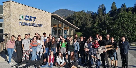 Incontro tra giovani al Festival della Gioventù dell'Euregio 2021 (Foto: Euregio)