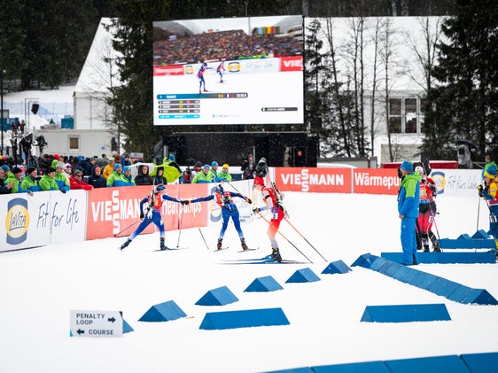 Die Olympischen Biathlonbewerbe live erleben: Südtirolerinnen und Südtiroler können in der nächsten Woche einen Vorzugs-Zugangscode erhalten, um sich Tickets für die Biathlonbewerbe zu sichern. (Foto: LPA/Fabio Brucculeri)