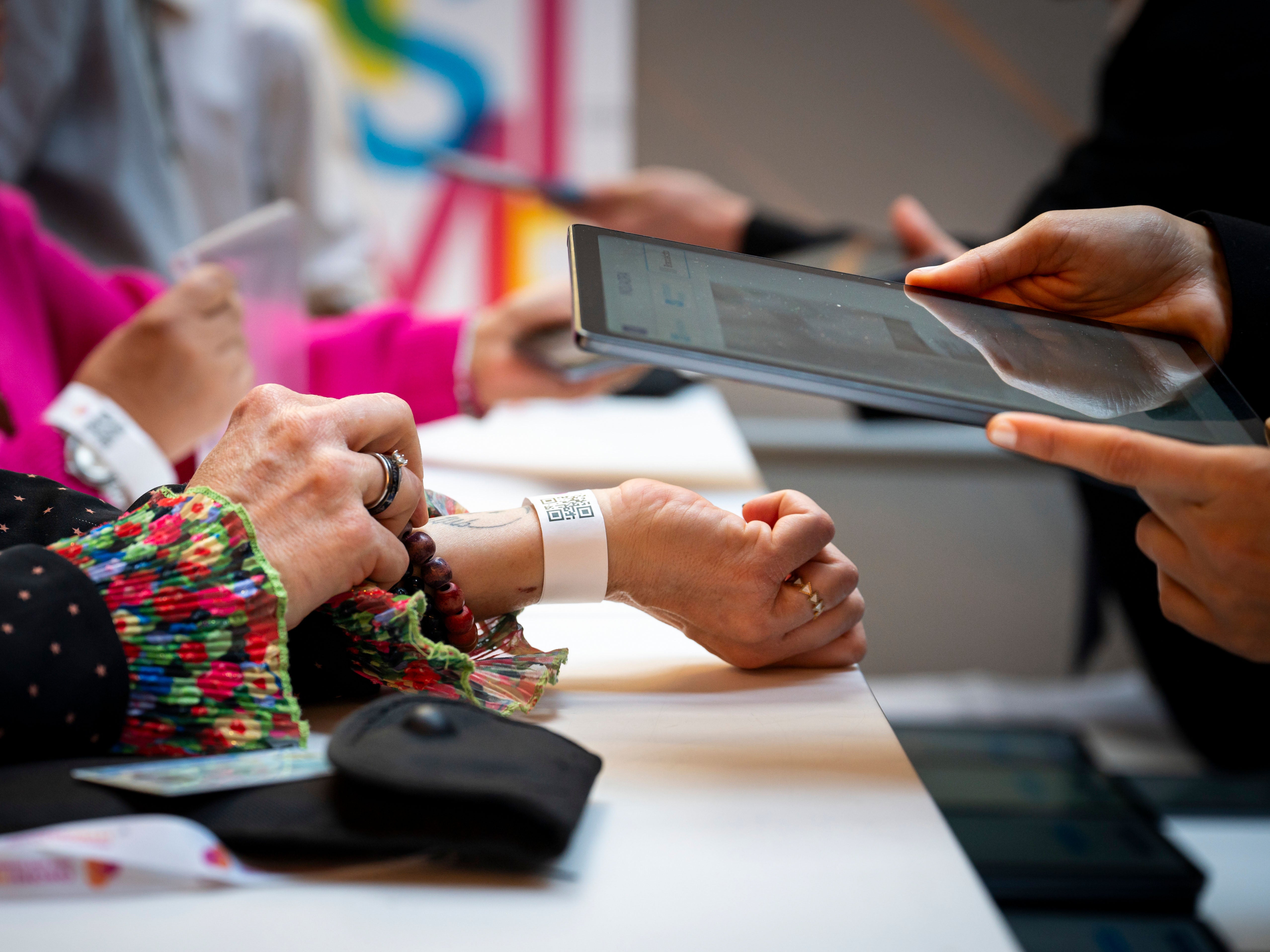 Am 7. Oktober wurde der Wettbewerb für die Aufnahme in den Landesdienst in einer modernisierten Form abgehalten: Nur 30 Minuten nach Abschluss der schriftlichen Prüfung waren die Ergebnisse im Rahmen des Wettbewerbs für 127 Stellen in der Landesverwaltung verfügbar. (Foto: LPA/Fabio Brucculeri)