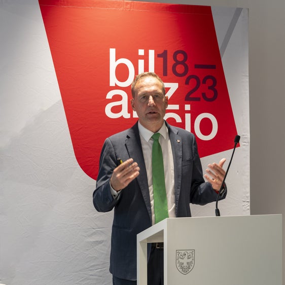 L'assessore Massimo Bessone ha presentato durante l'odierna conferenza di fine legislatura i lavori di manuntenzione ordinaria e straordinaria degli immobili provinciali (Foto: Manuela Tessaro)
