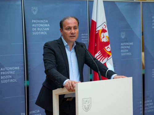 Landesrat Giuliano Vettorato, der den Beschluss zur Wiedereinführung der Fördermaßnahmen für die Erweiterung von Fernwärmesystemen eingebracht hat (Foto: LPA/Fabio Brucculeri)