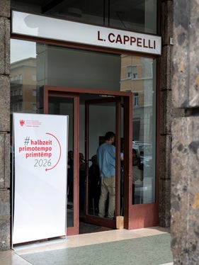 L'entrata dell'ex libreria Cappelli in piazza Vittoria a Bolzano. (USP/Fabio Brucculeri)