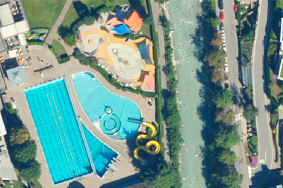 Die Aquarena in Brixen im Orthofoto (Quelle: Geobrowser Maps)
