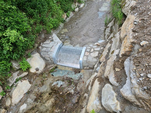 Nelle ultime tre settimane, l'Ufficio sistemazione bacini montani Nord ha effettuato lavori di rinaturalizzazione sul Rio di Giovo, Rio di Racines e sul Rio di Pusteria nel Comune di Racines (Foto: ASP/Ufficio sistemazione bacini montani Nord)
