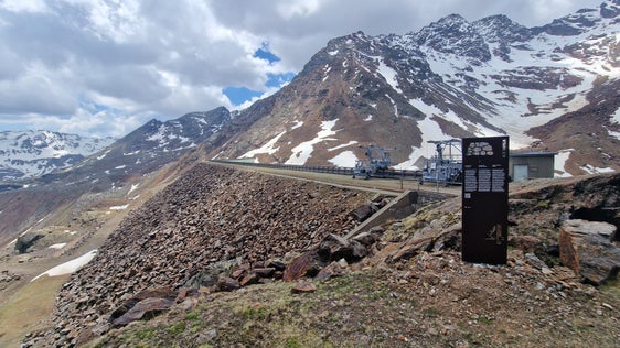 L’inaugurazione del sentiero didattico Ice Walk a Fontana Bianca in Val d’Ultimo si terrà sabato, 25 luglio,
alle ore 11, a Fontana Bianca, all’imbocco della Val d’Ultimo (Foto: USP/Ufficio Idrologia e dighe)