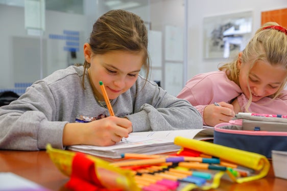 Landesrat Galateo wird am 7. September den Schulbeginn mit Schülerinnen und Schülern der Manzoni-Grundschule in Bozen feiern. (Foto: LPA/Oskar Verant)