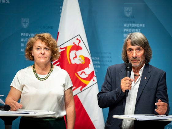 Setzen sich gemeinsam für die Anliegen der älteren Menschen in Südtirol ein: Landesrätin Rosmarie Pamer und Landesrat Hubert Messner. (Foto: LPA/Fabio Brucculeri)