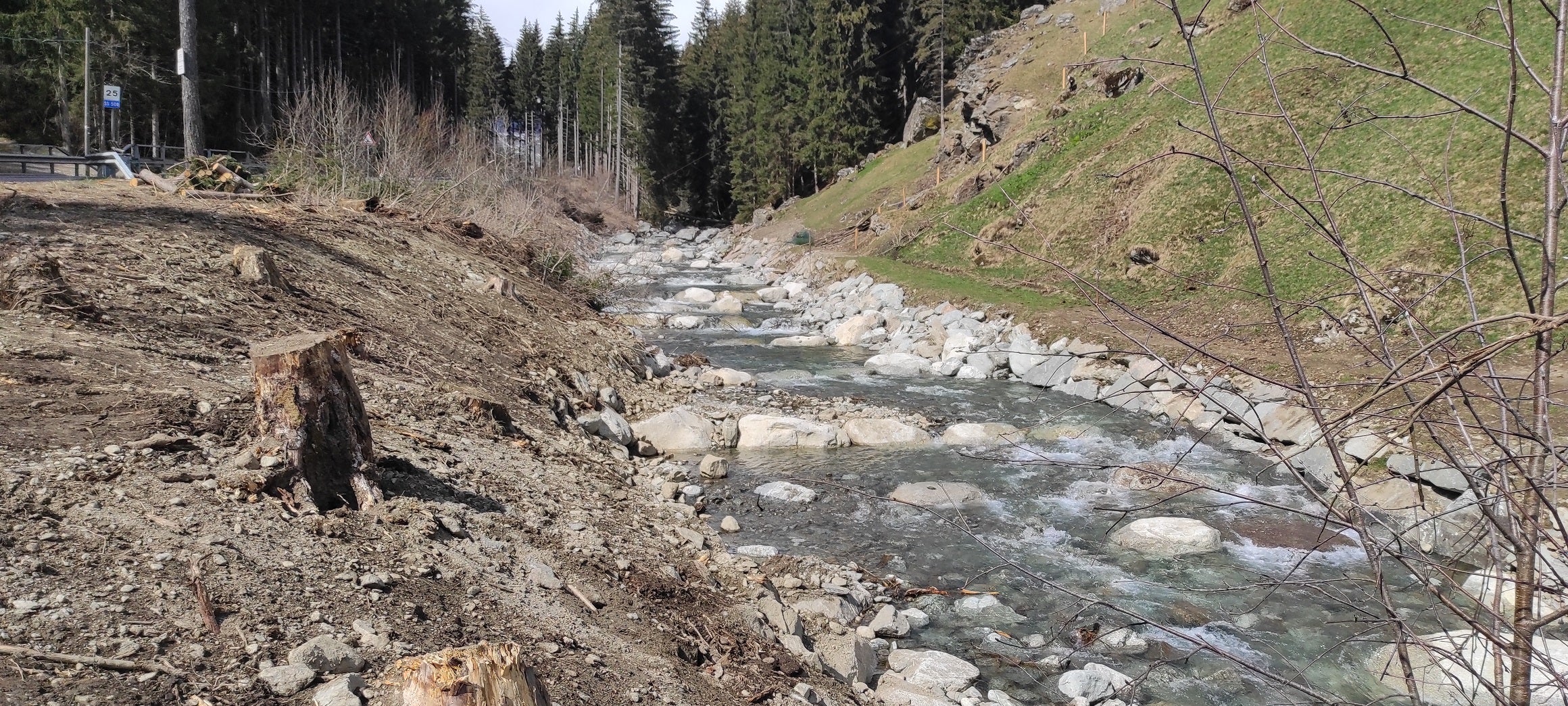 È stata ripristinata la continuità del flusso del corso del Talvera a nord di Sarentino. (Foto: Sistemazione bacini montani nord)