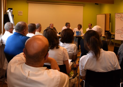 Il 27 giugno, l'assessore provinciale alla Prevenzione sanitaria e salute Hubert Messner (secondo da destra) ha visitato l'Ospedale di Brunico e ha incontrato il personale e i dirigenti locali. Al centro del colloquio, le sfide e l'ulteriore sviluppo del sistema sanitario. (Foto: USP/Angelika Schrott)