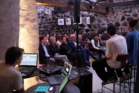Viel Technik im Einsatz beim Auftritt der Rap-Gruppe Cooperaziun Planta im Waaghaus-Keller in Bozen (Foto: Euregio/Armin Gluderer)