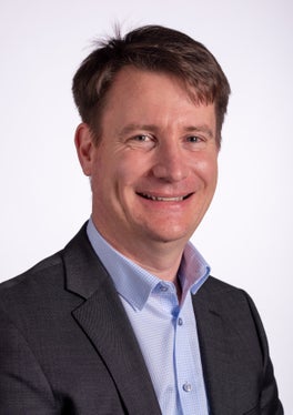 Stephan Tschigg wurde in seiner Funktion als stellvertretender Bildungsdirektor bestätigt. (Foto: LPA)