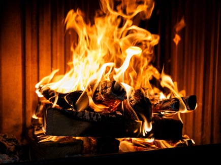 Das Land fördert weiterhin den Austausch großer, holzbefeuerter&nbsp;Zentralheizungsanlagen mit einer Nennleistung von 35 bis 500 Kilowatt, die vor 2003 gebaut wurden: Damit sollen Emissionen gesenkt werden, denn neue Anlagen emittieren um 90 Prozent weniger Feinstaub als veraltete. (Foto: LPA/Fabio Brucculeri)