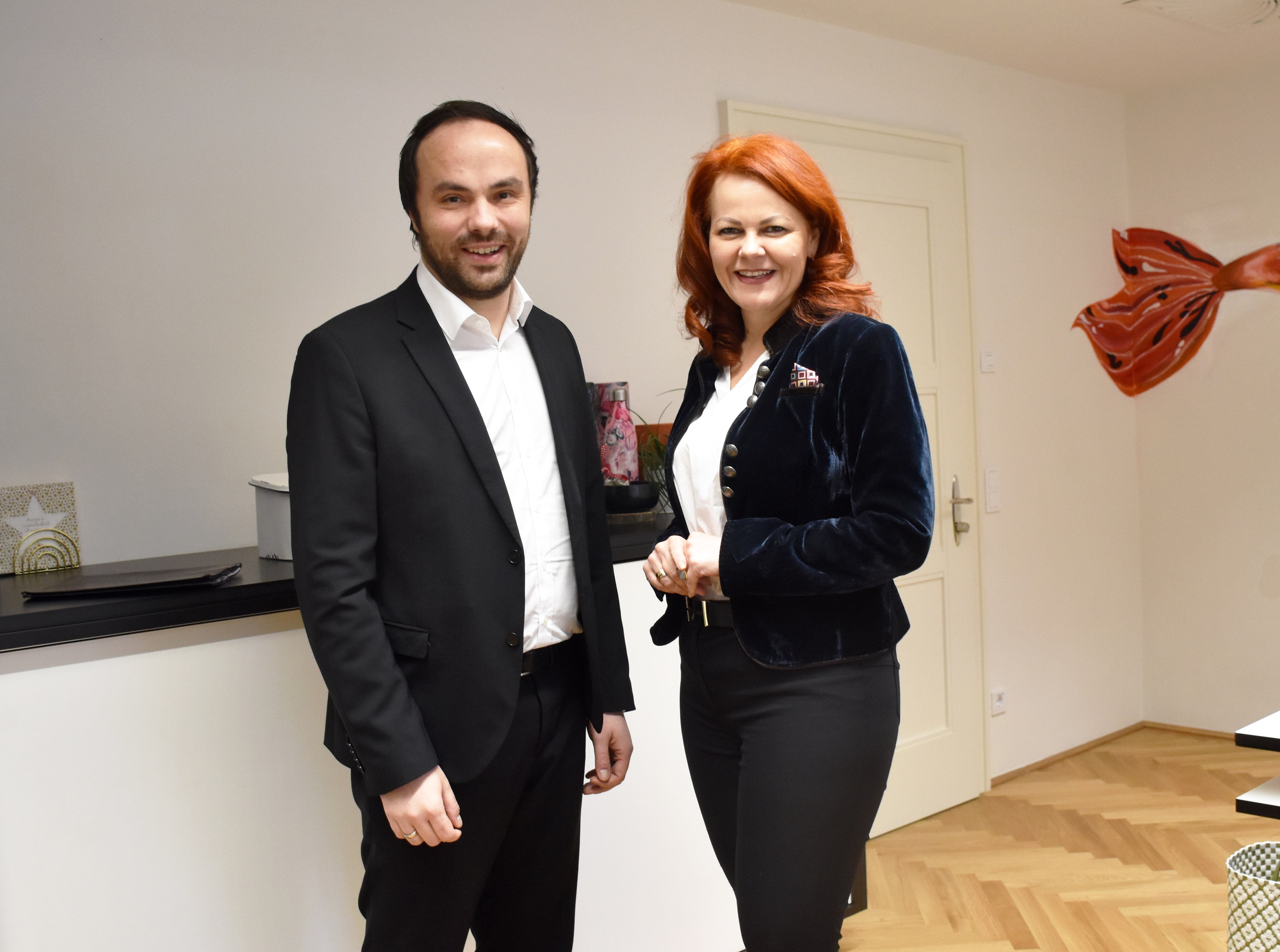 Collaborazione sovraregionale nel settore dell'Istruzione. L'assessore altoatesino Philipp Achammer e l'assessore all'Istruzione del Tirolo Cornelia Hagele (Foto Land Tirol) 