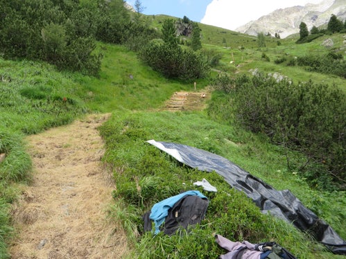 Damit die Rieserfernerhütte während der Sanierungsarbeiten am Steig Nr. 3 erreichbar bleibt, wurde eine temporäre Zustiegsvariante zur Hütte angelegt. (Foto: Forstinspektorat Welsberg)