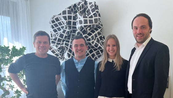 Il lavoro dei giovani e l'importanza del loro contributo sul territorio. Nella foto (da destra), l'assessore Achammer, la responsabile dei giovani agricoltori sudtirolesi, Anna Knottner, il presidente dell'organizzazione, Raffael Peer e il direttore dell'Ufficio giovani, Konrad Pamer (Foto: ASP/René Ploner)