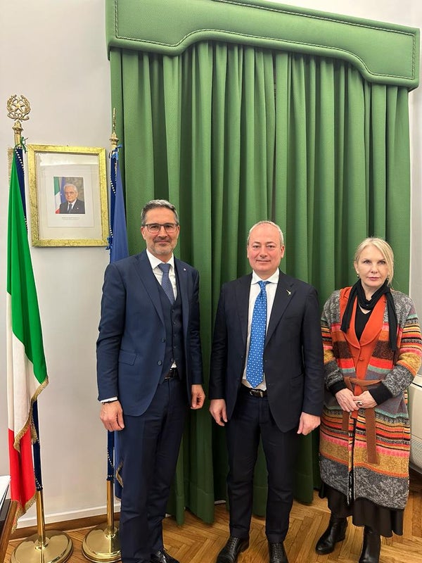 Da sinistra il presidente della Provincia autonoma di Bolzano, Arno Kompatscher, il sottosegretario alla Giustizia, senatore Andrea Ostellari, e la senatrice Julia Unterberger. (Foto: ASP)